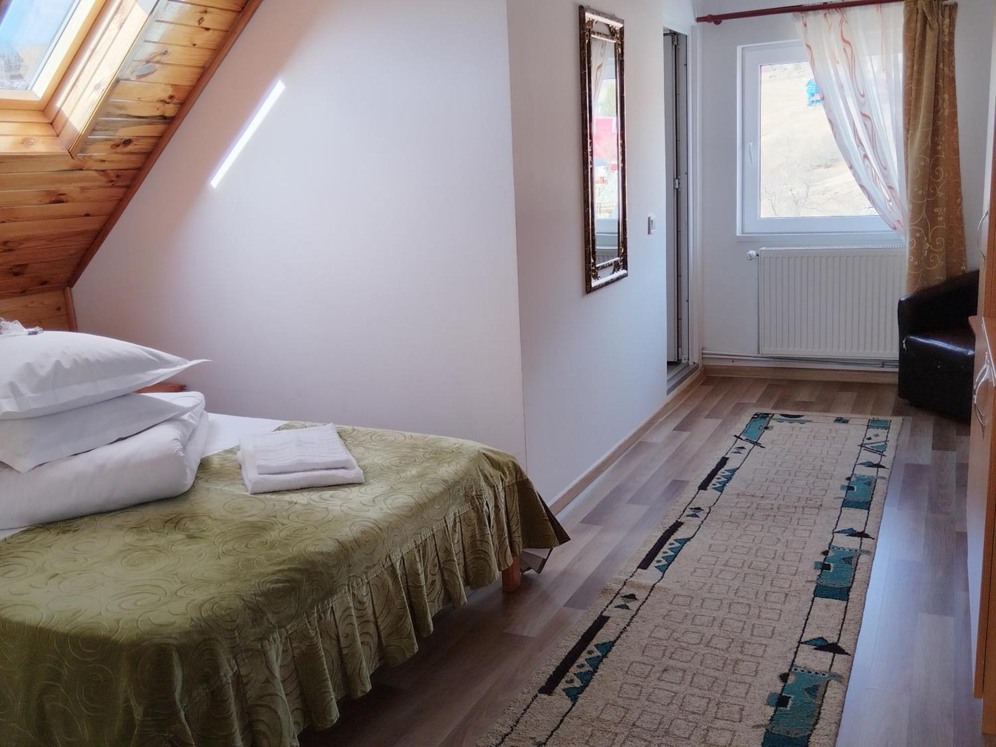 Garofita Pietrei Craiului Hotel Peştera Eksteriør billede